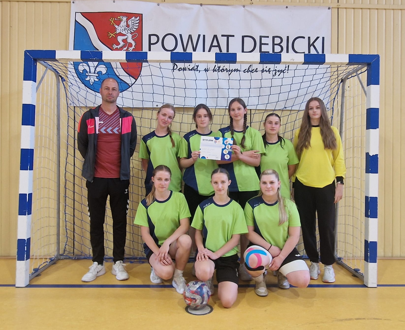 II Miejsce dziewcząt w piłce nożnej